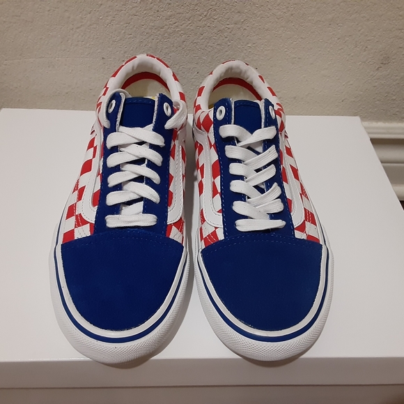 Vans - Picture 4 of 4